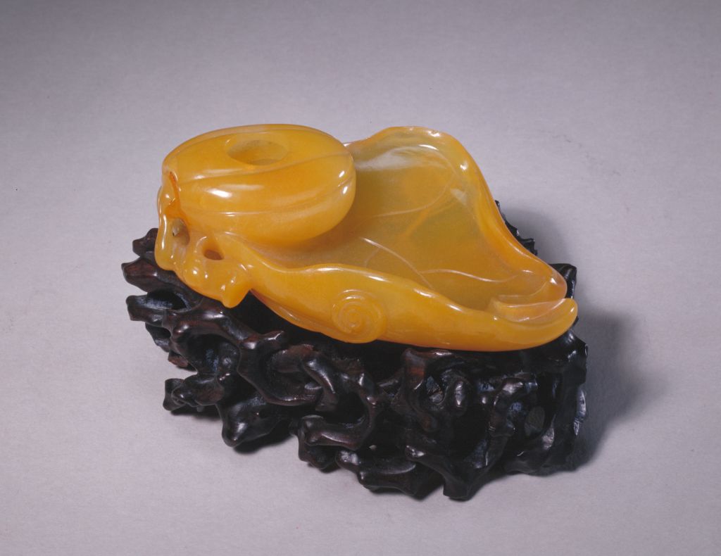 图片[1]-Yellow agate melon leaf pen-China Archive